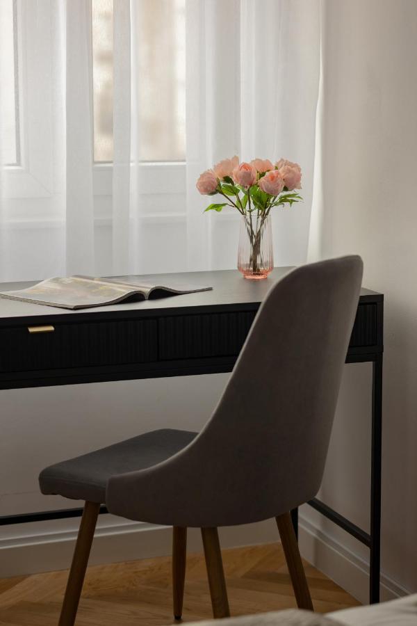 Stylish Apartment Heart Of Warsaw By Noclegi Renters Extérieur photo