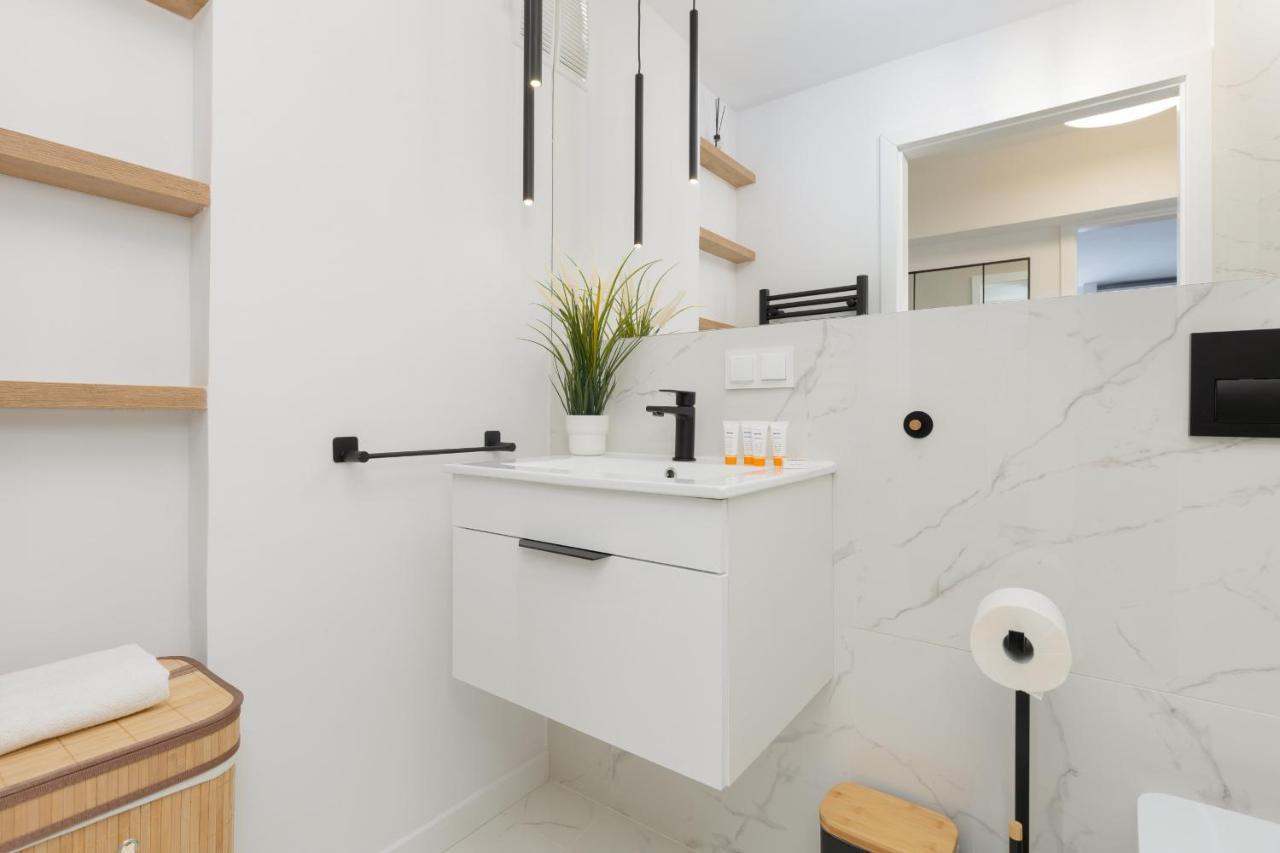 Stylish Apartment Heart Of Warsaw By Noclegi Renters Extérieur photo